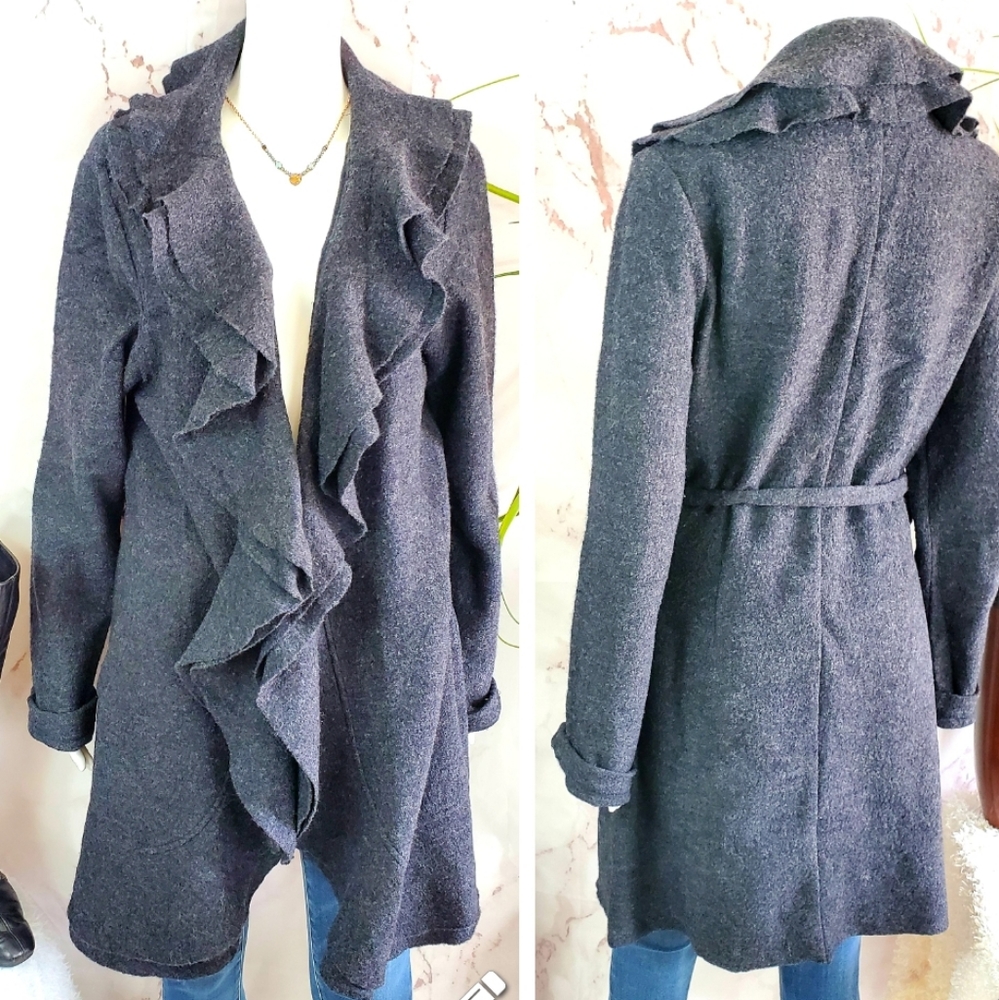 White House Black Market gorgeous ruffled coat